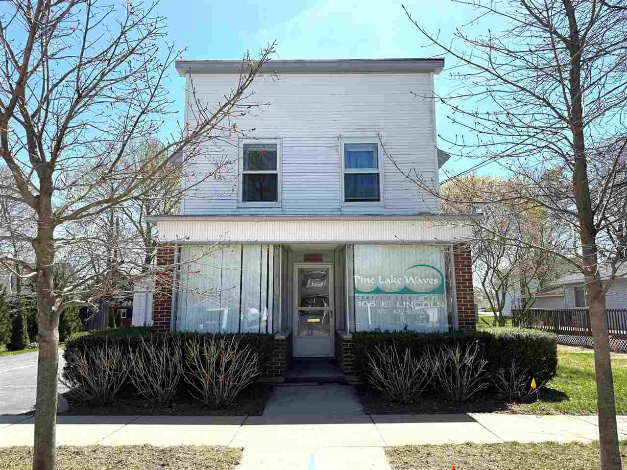 106 E Lincoln Street