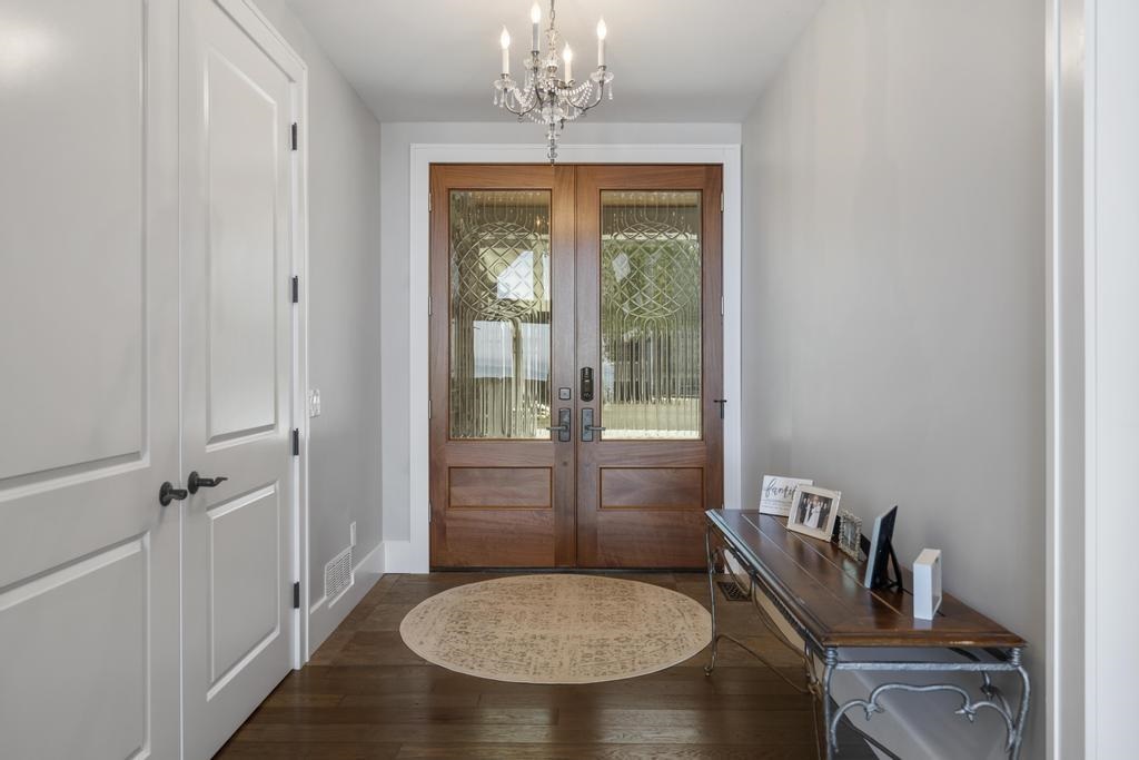 4435 Lake Shore Drive