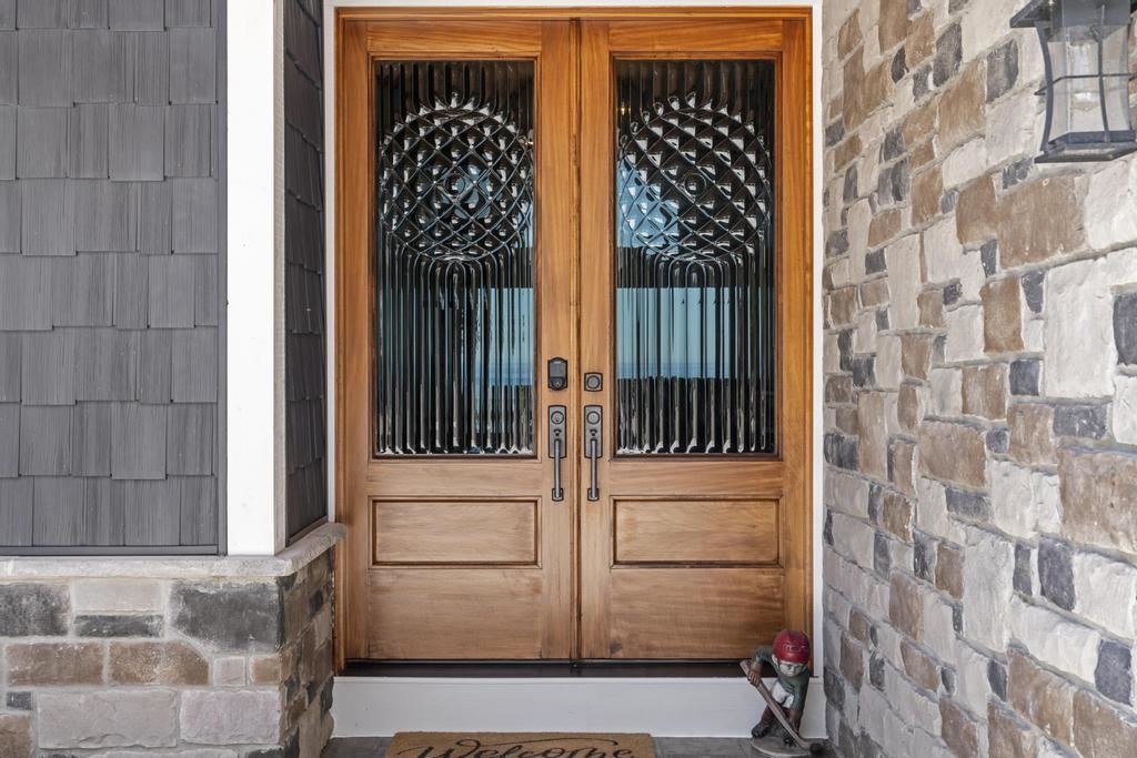 4435 Lake Shore Drive