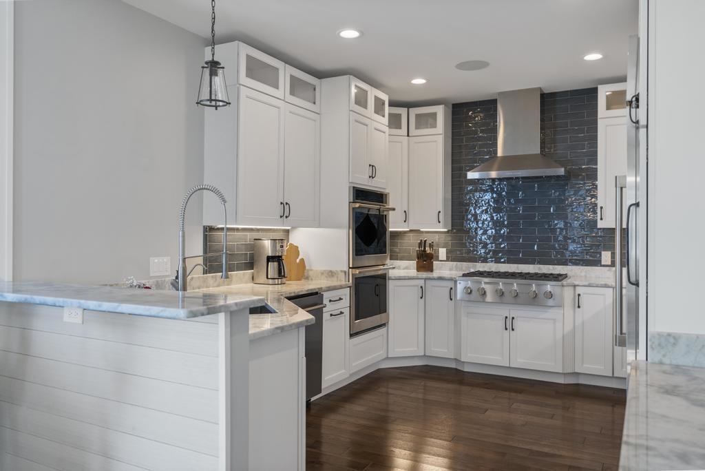 4435 Lake Shore Drive