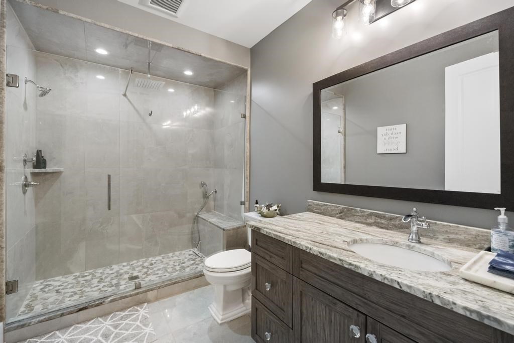 4435 Lake Shore Drive