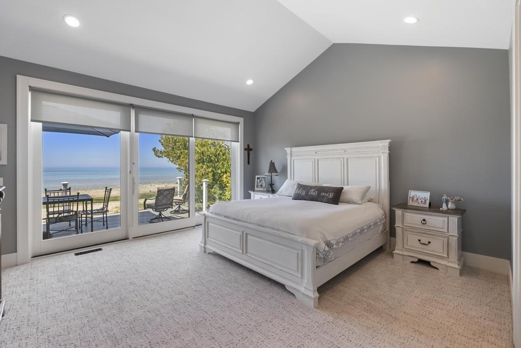 4435 Lake Shore Drive