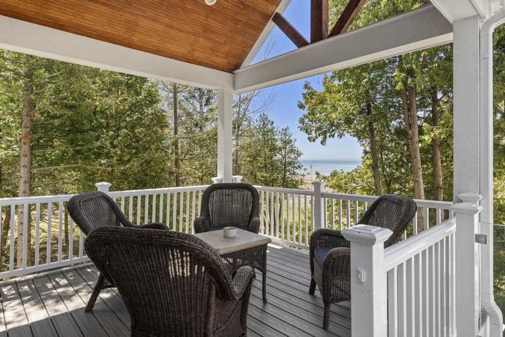 4435 Lake Shore Drive