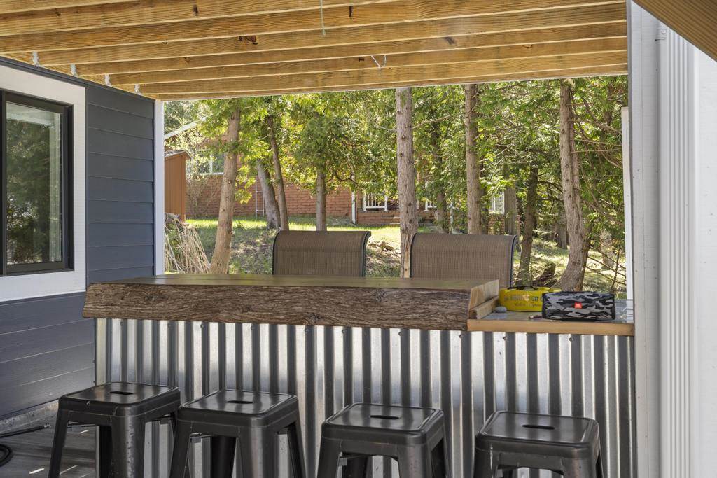 4435 Lake Shore Drive