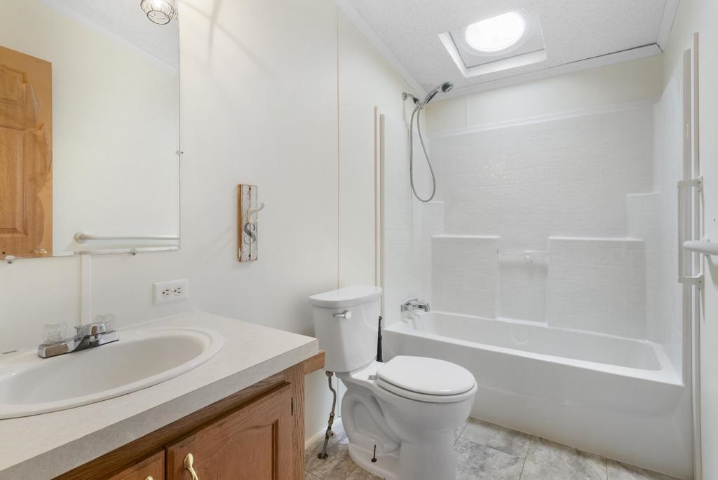 7245-83 Upper Kelsey Drive