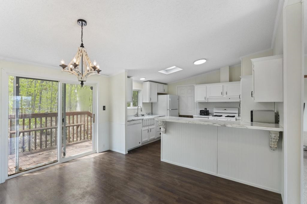 7245-83 Upper Kelsey Drive