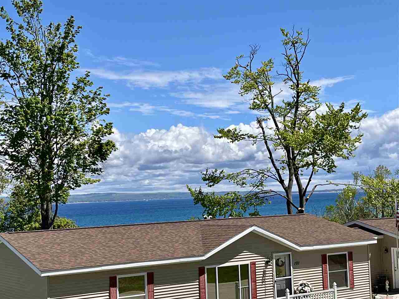 7245-83 Upper Kelsey Drive