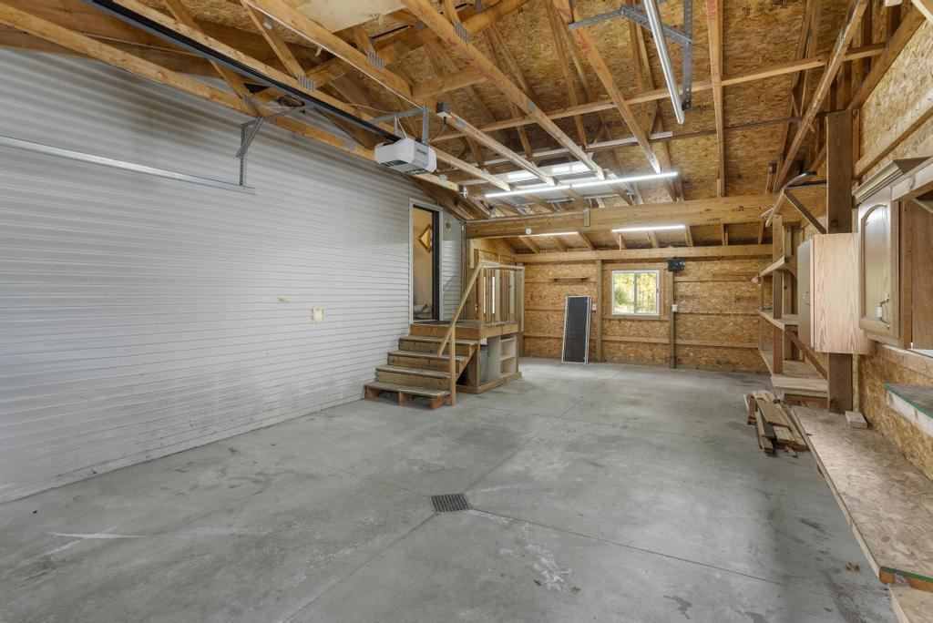 7245-83 Upper Kelsey Drive