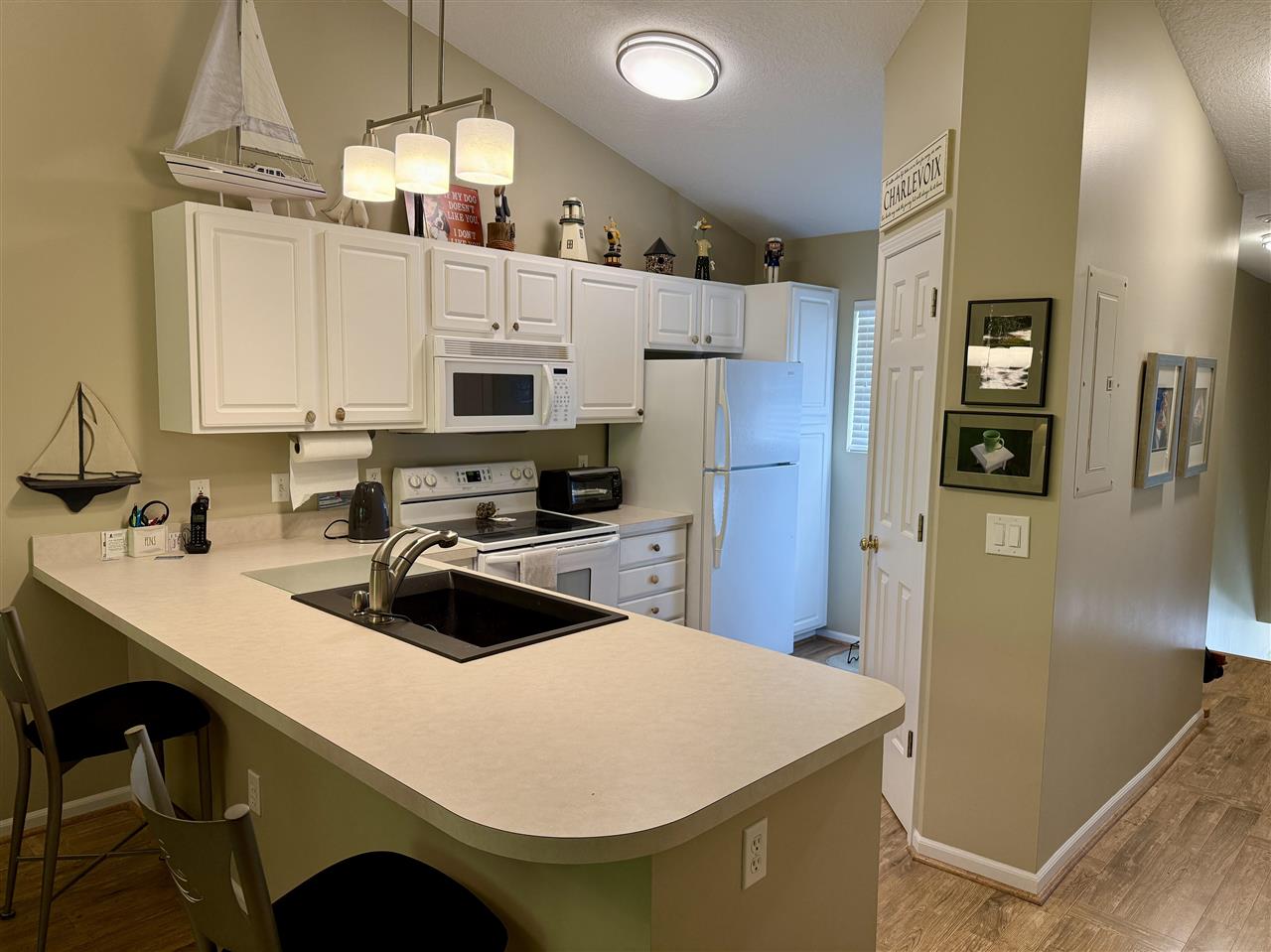 13435 Creekside Lane
