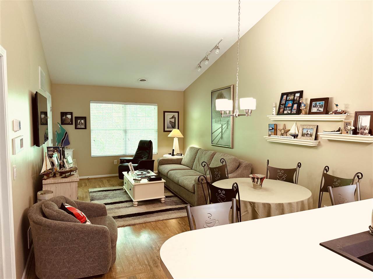 13435 Creekside Lane