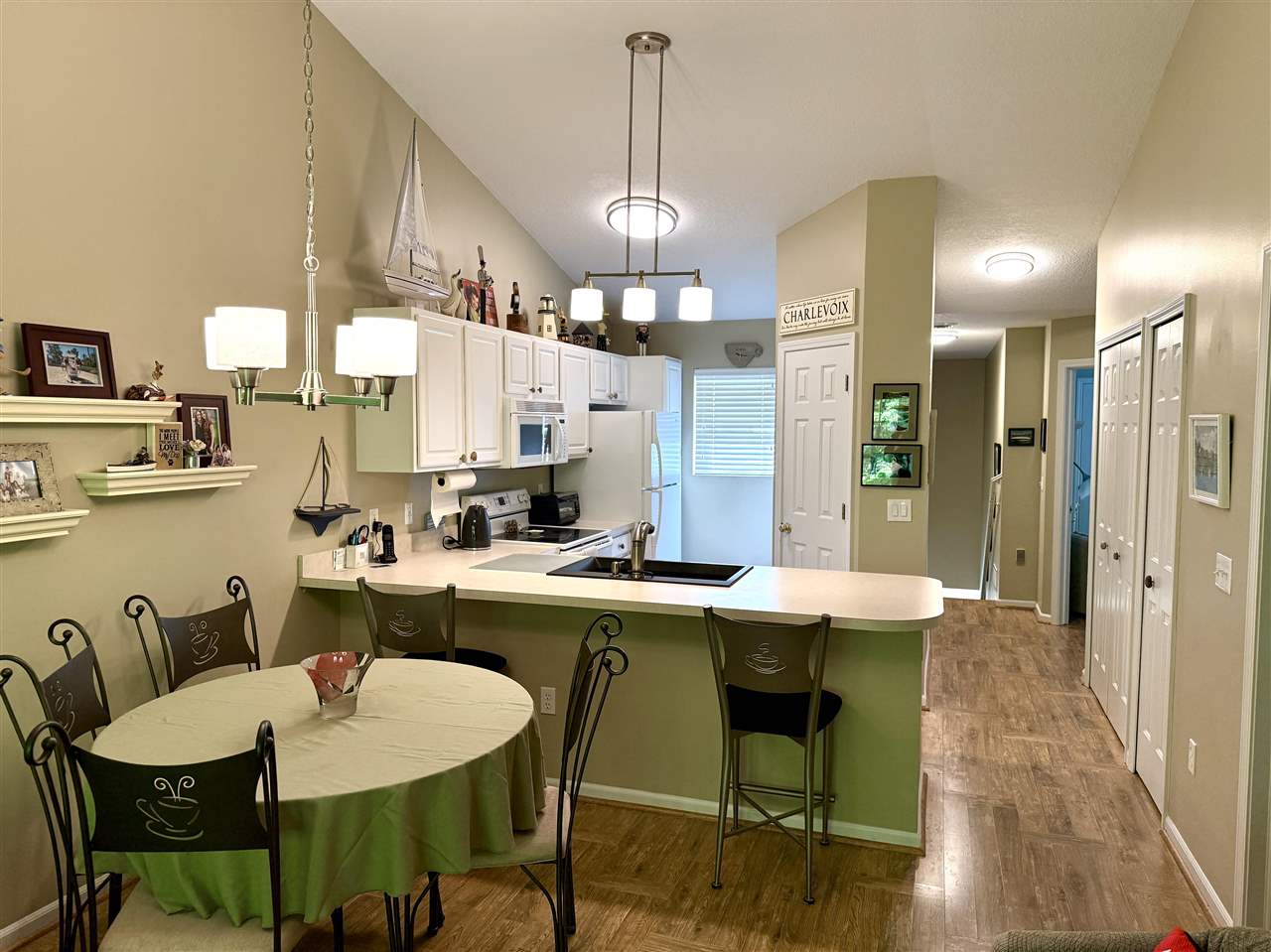 13435 Creekside Lane