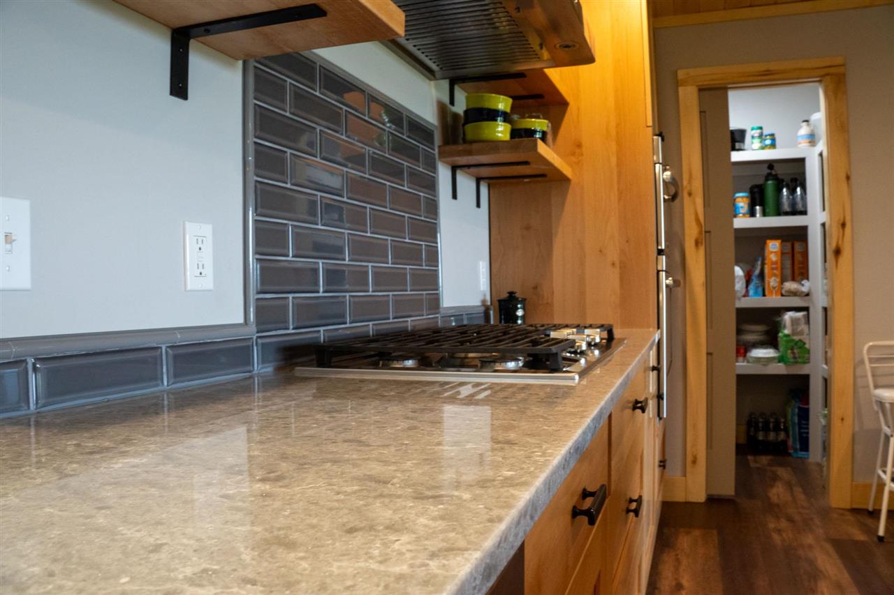 8512 Dutchman Bay Road