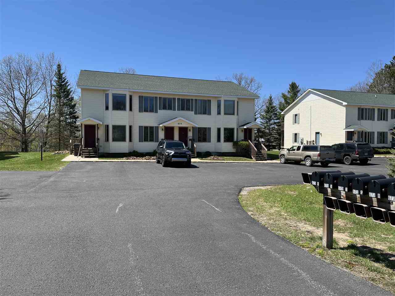 673 Pine Pointe Drive Unit: 6