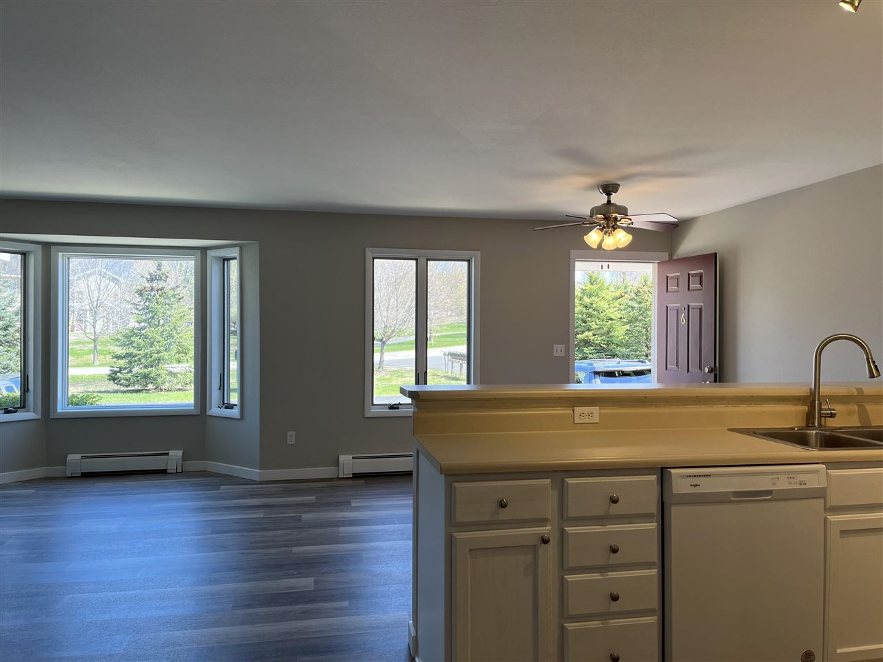 673 Pine Pointe Drive Unit: 6