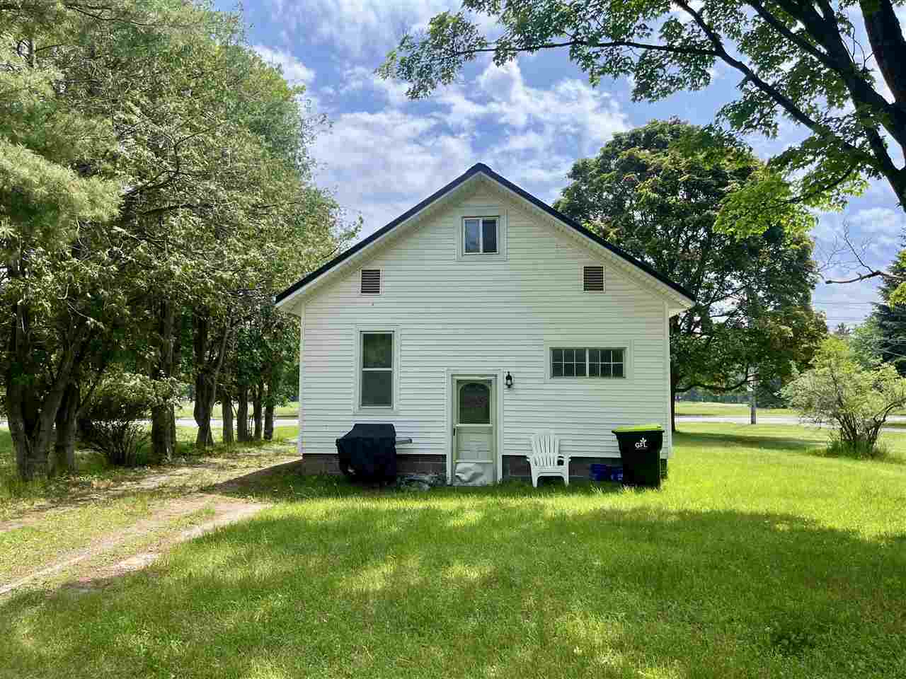 747 Petoskey Ave