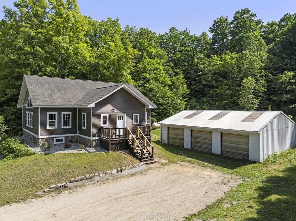 2217 6 Mile Lake Road