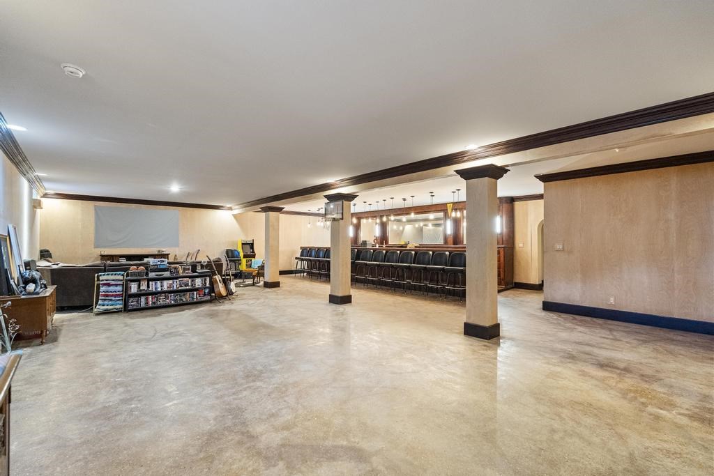 2217 6 Mile Lake Road