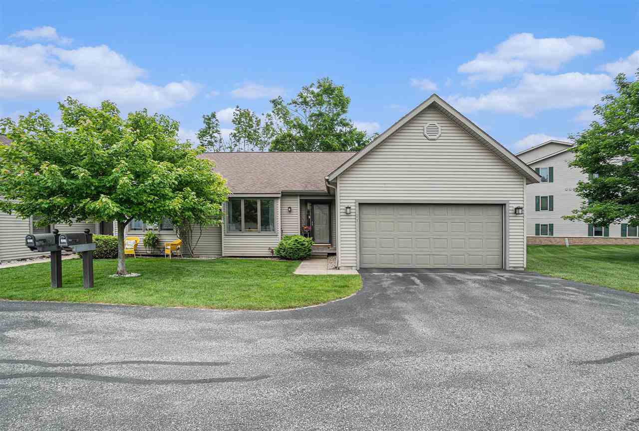2027 Woods Lane