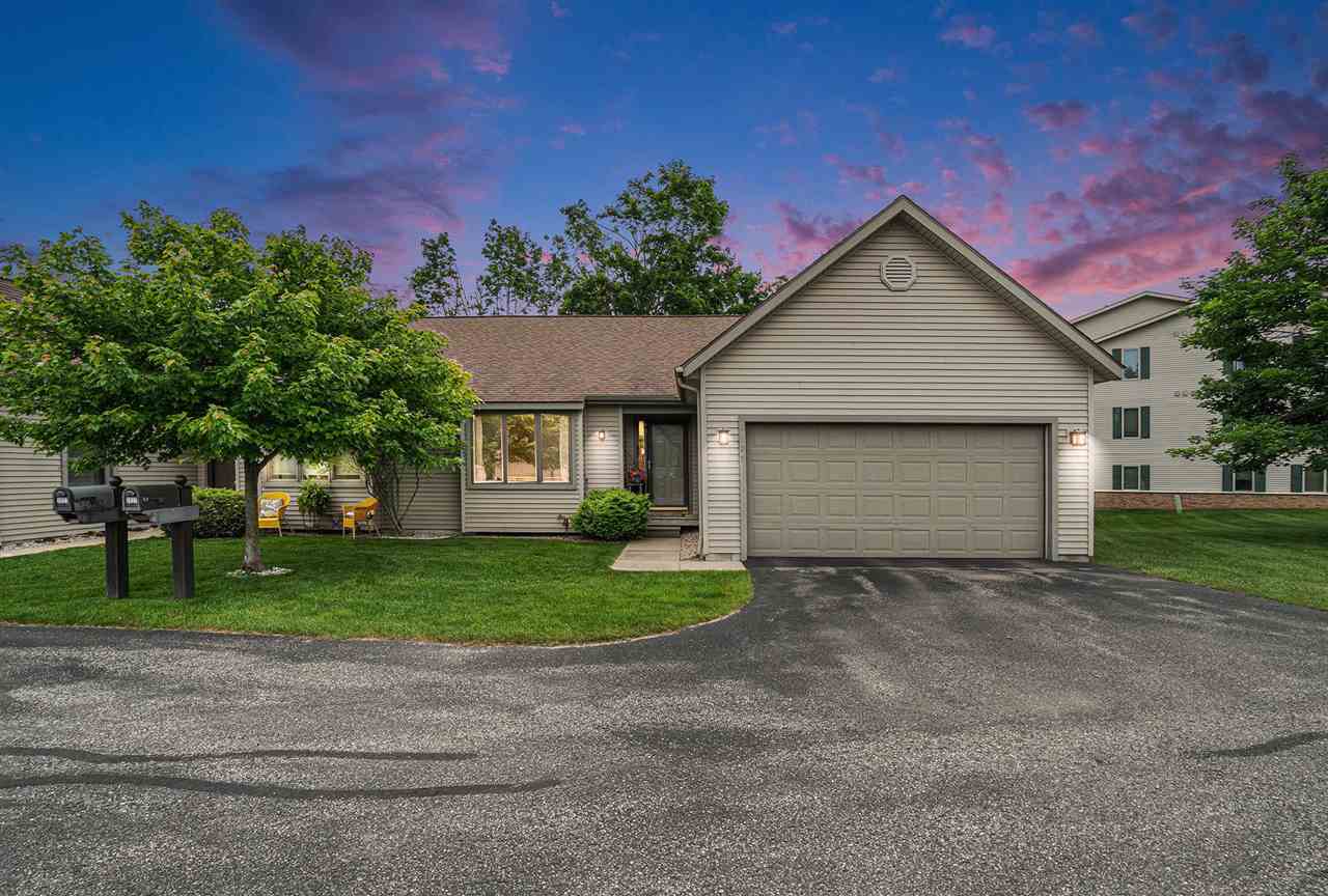2027 Woods Lane