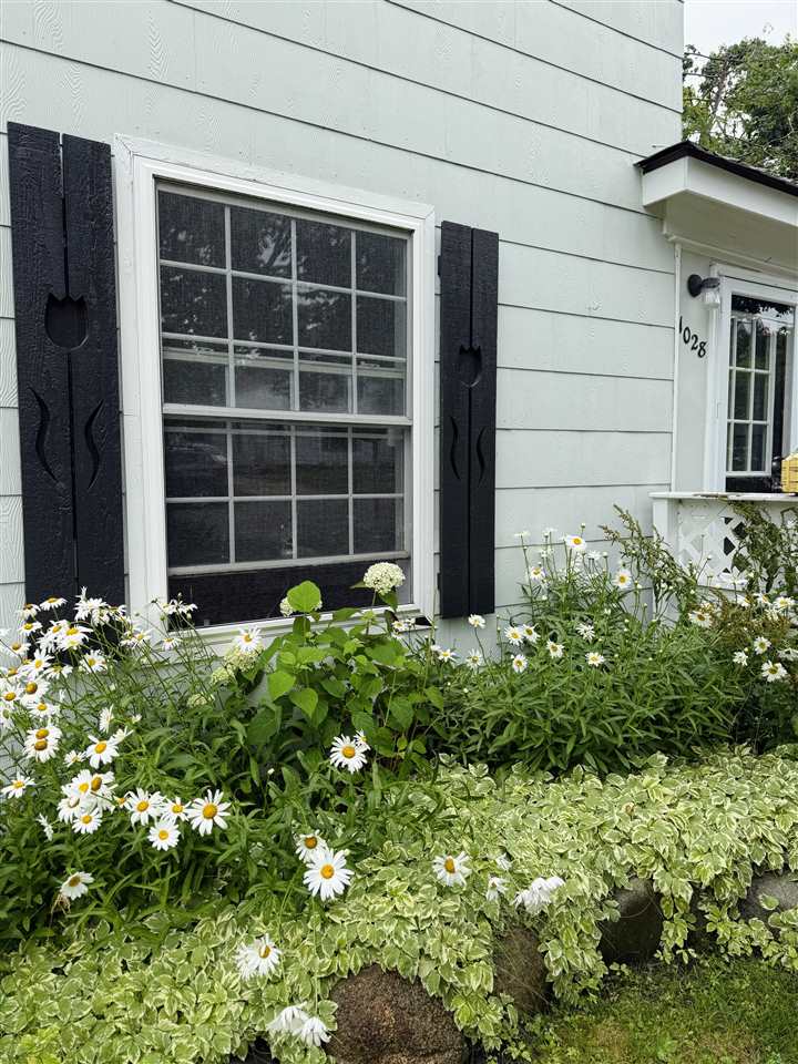 1028 Jefferson Avenue