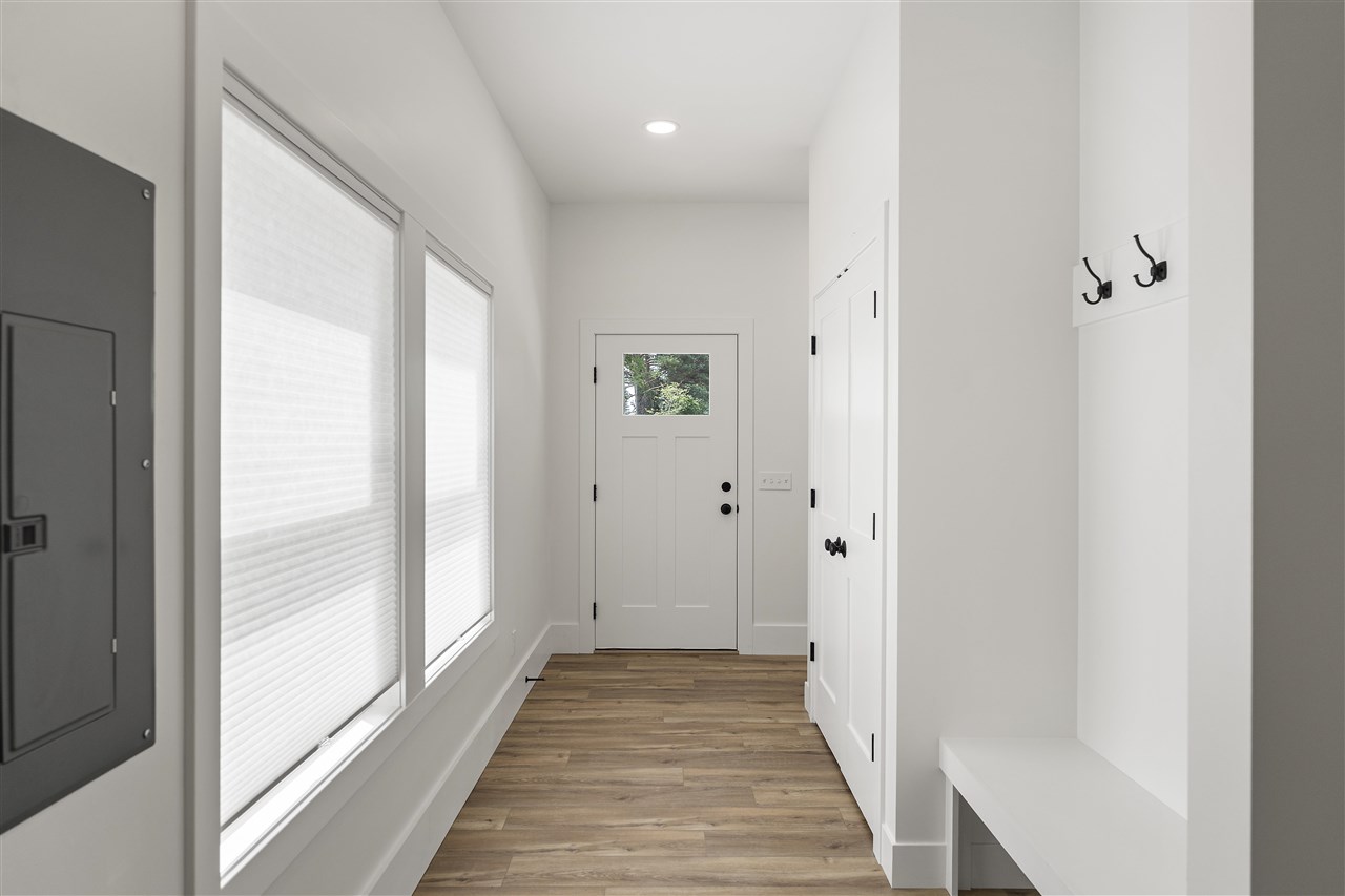 202 W Carpenter