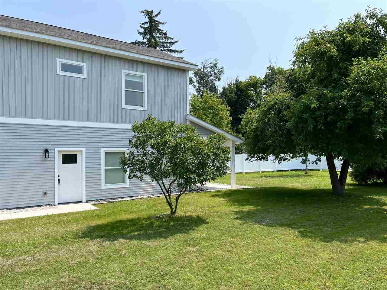 202 W Carpenter