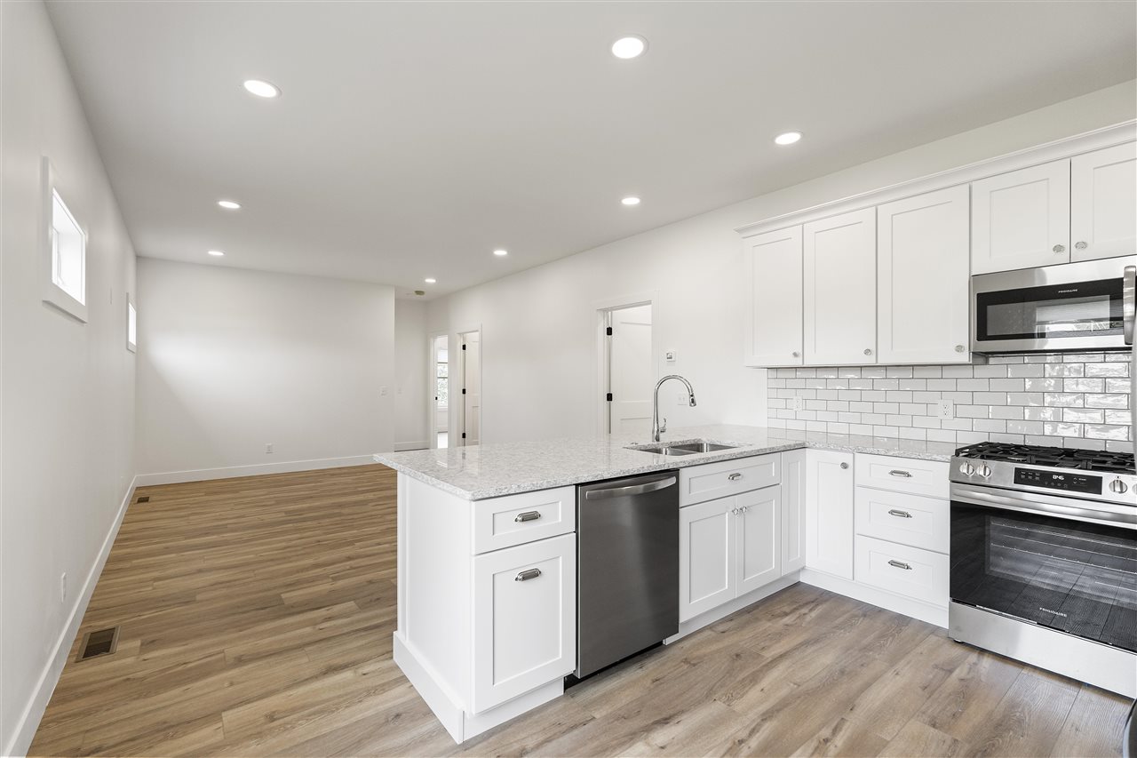 202 W Carpenter