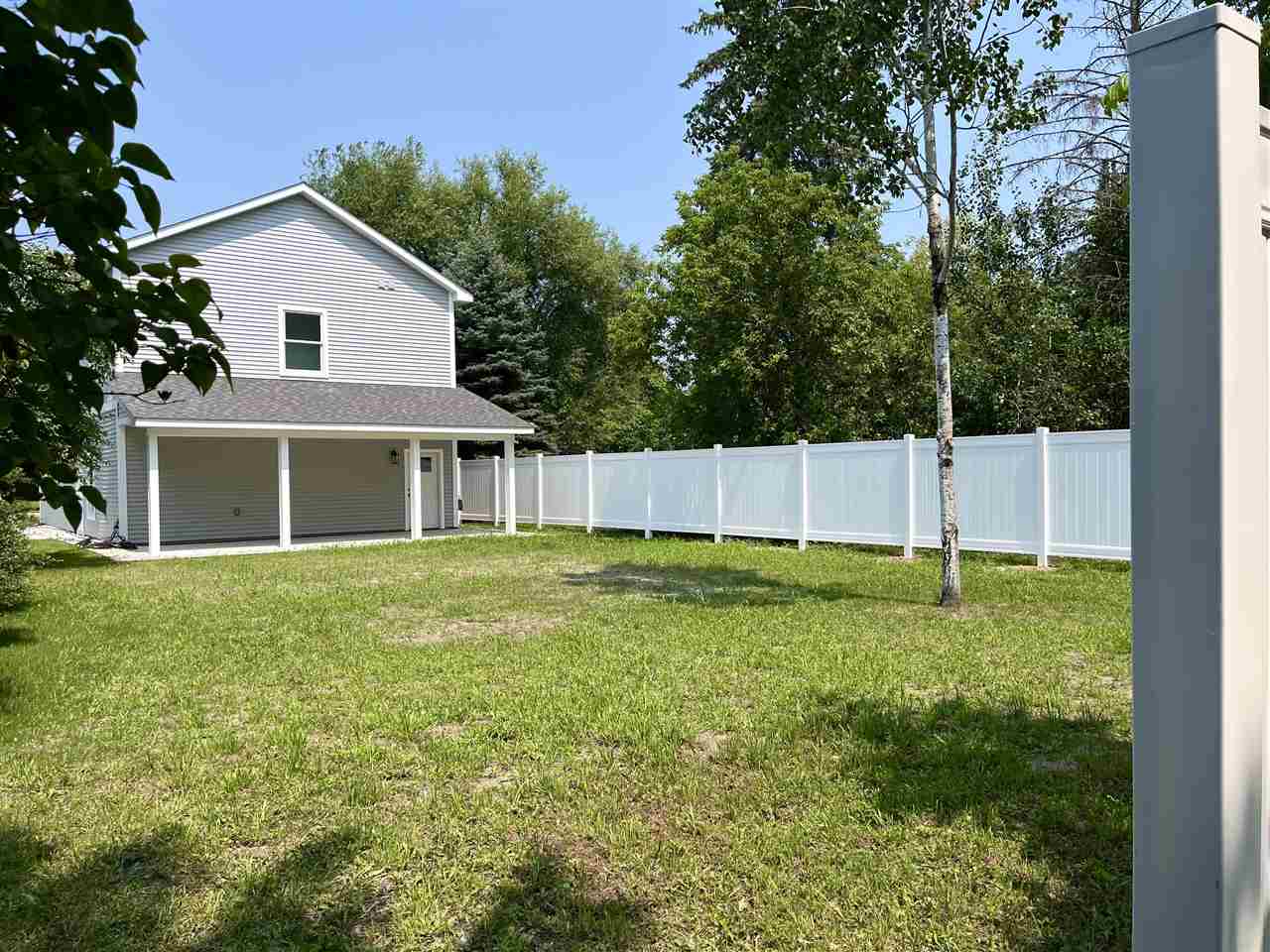 202 W Carpenter
