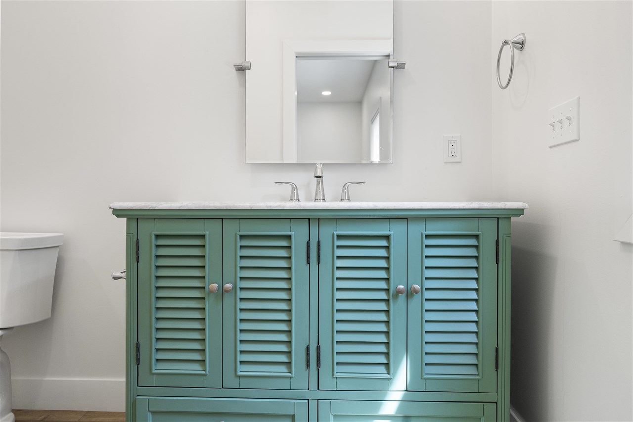 202 W Carpenter