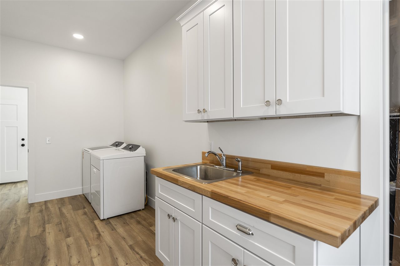 202 W Carpenter