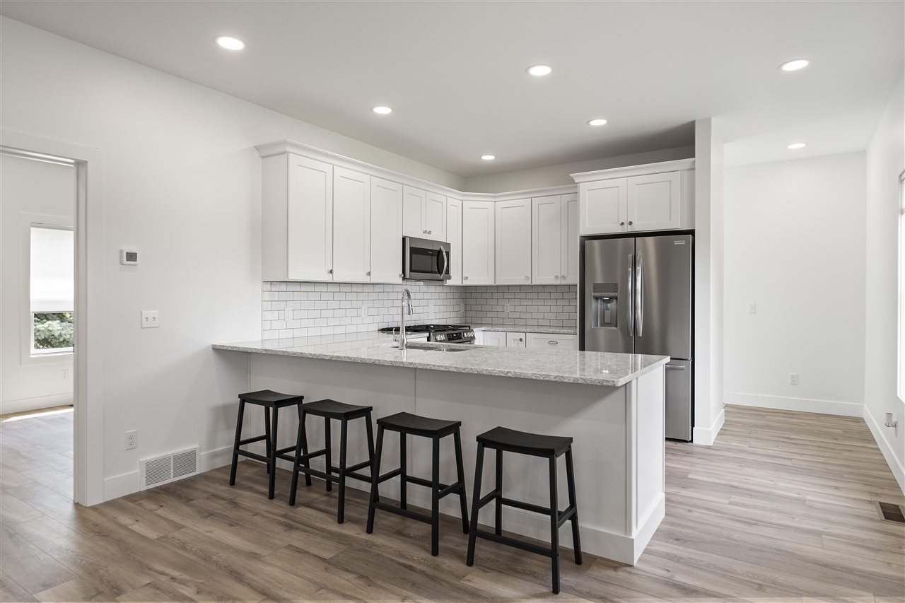 202 W Carpenter