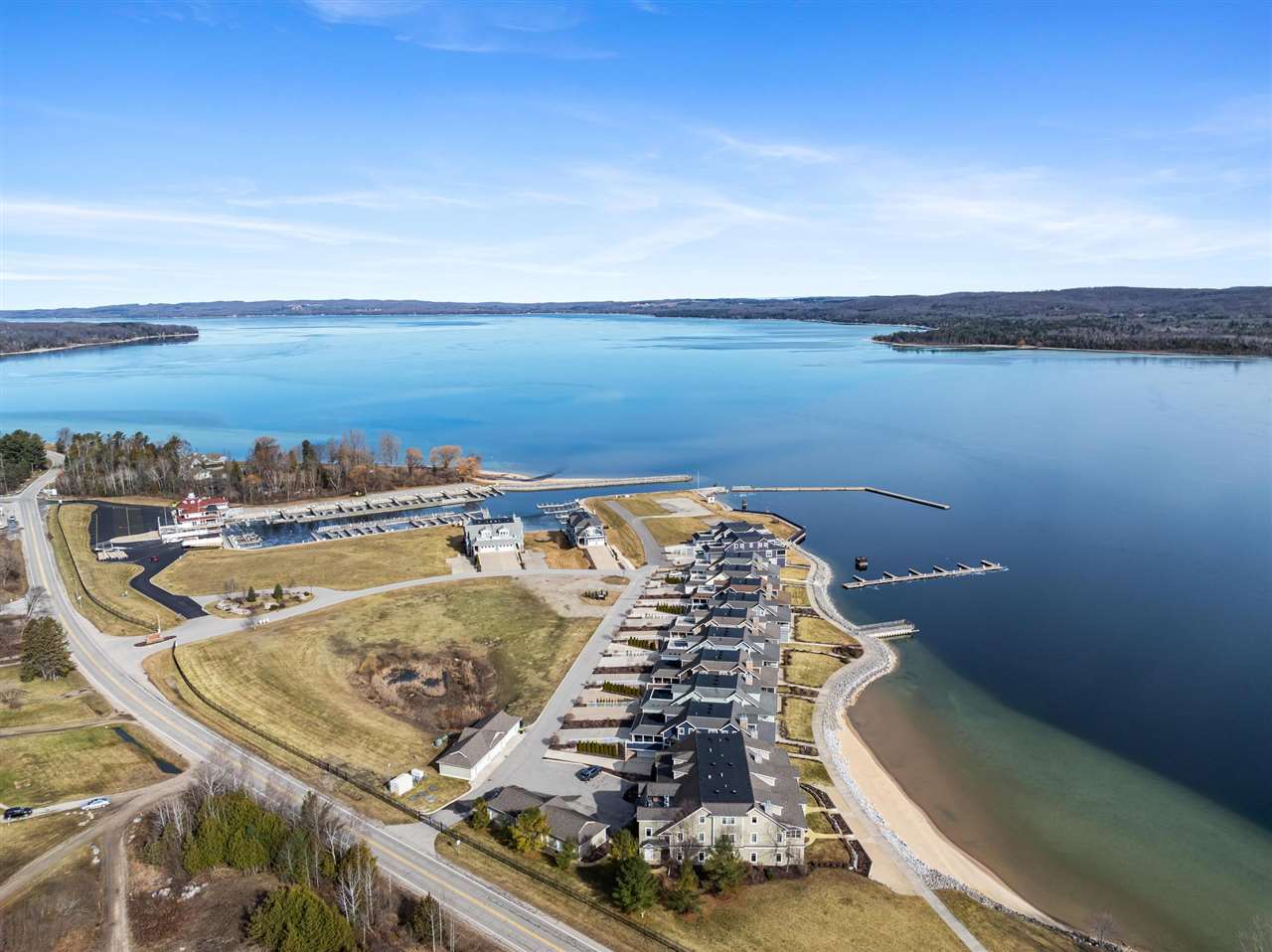 860 Pointe Drive Unit: 64