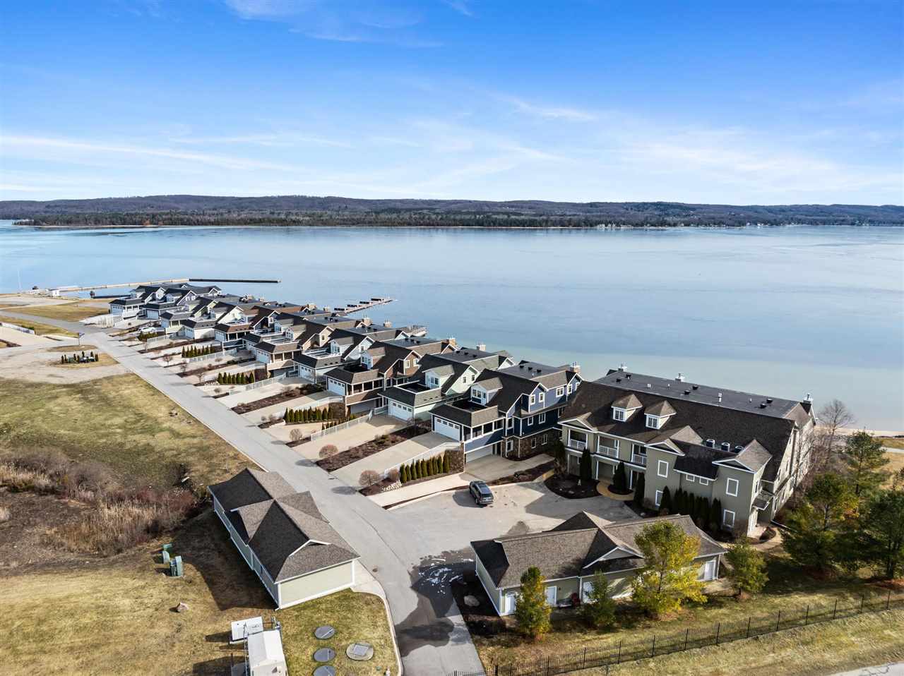 860 Pointe Drive Unit: 64