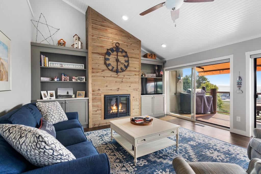 1004 Marina Bluff Drive