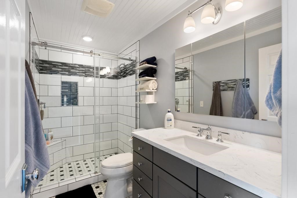 1004 Marina Bluff Drive