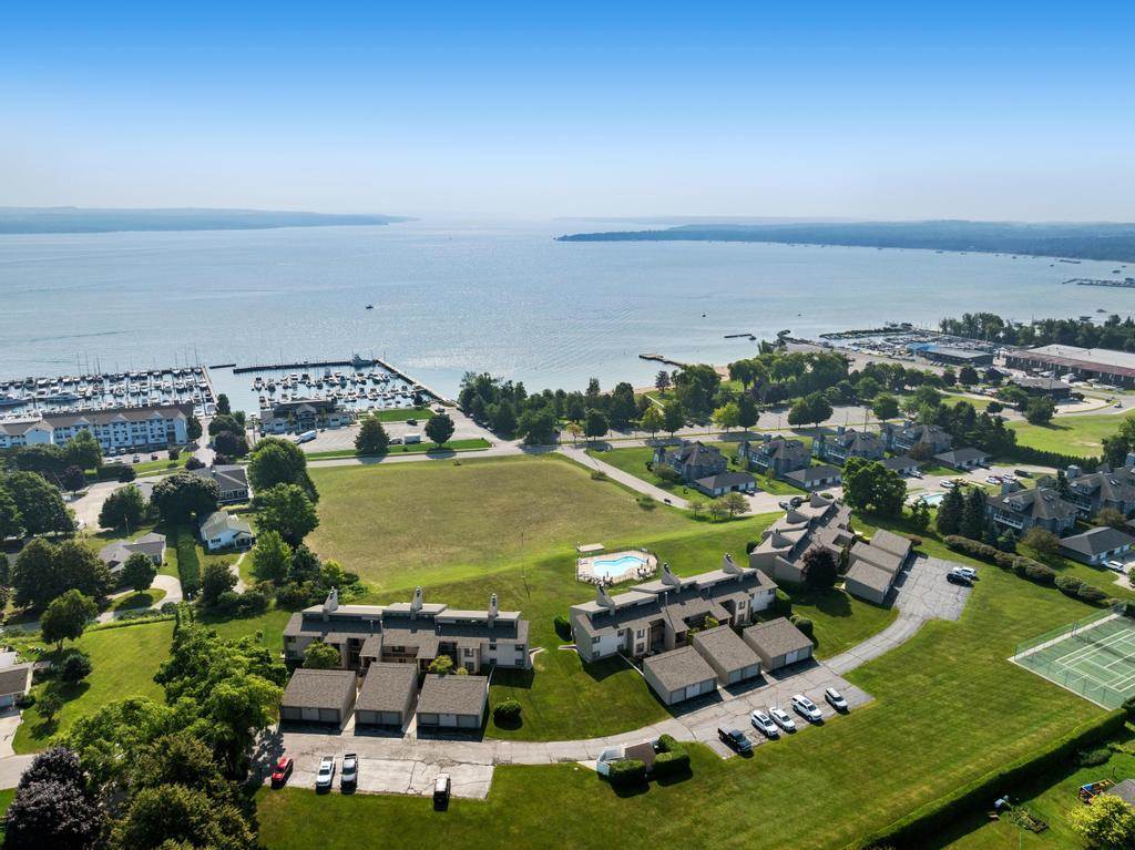 1004 Marina Bluff Drive