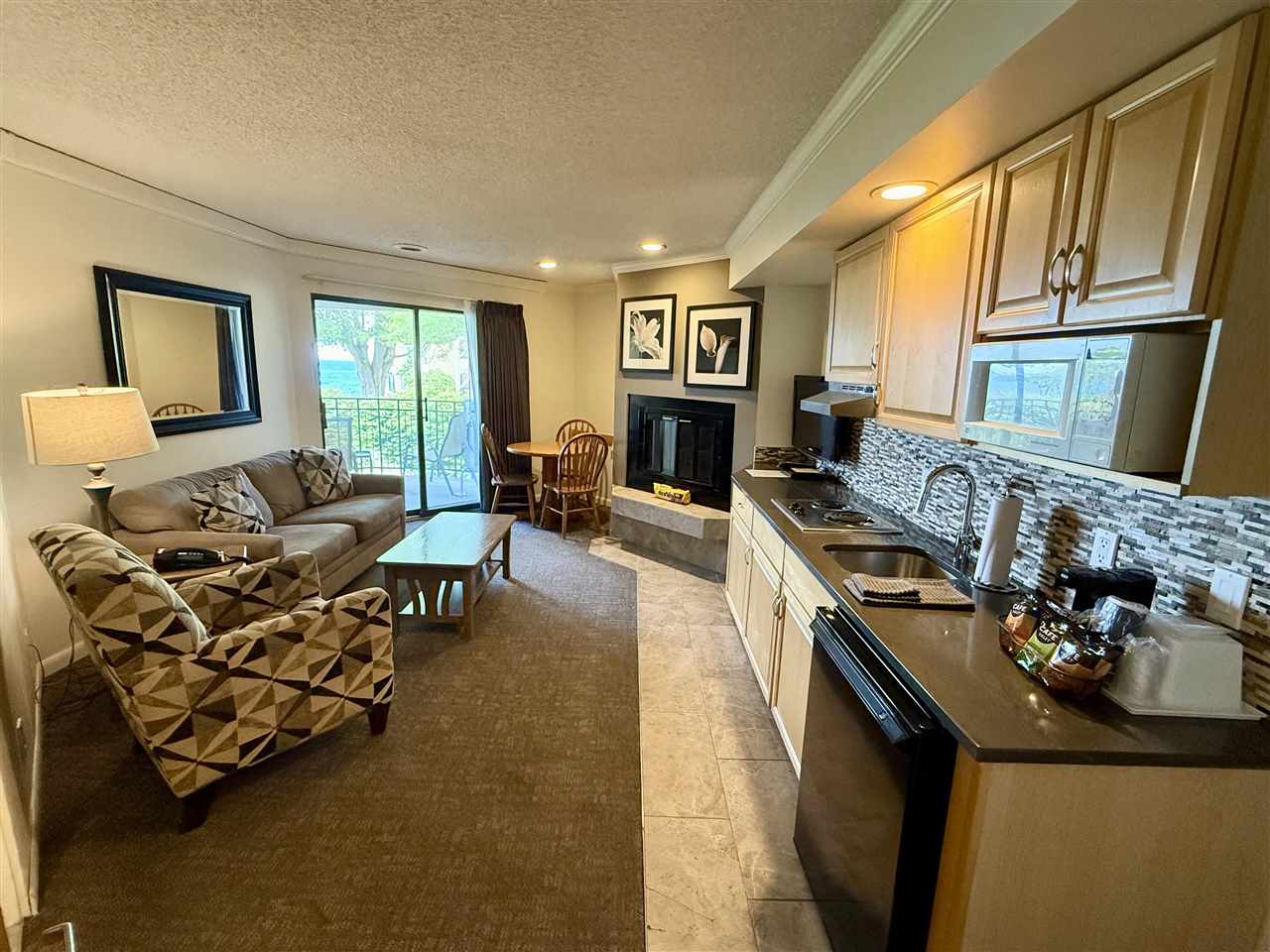 104 W Dixon Avenue Unit: Unit 3, Room 42