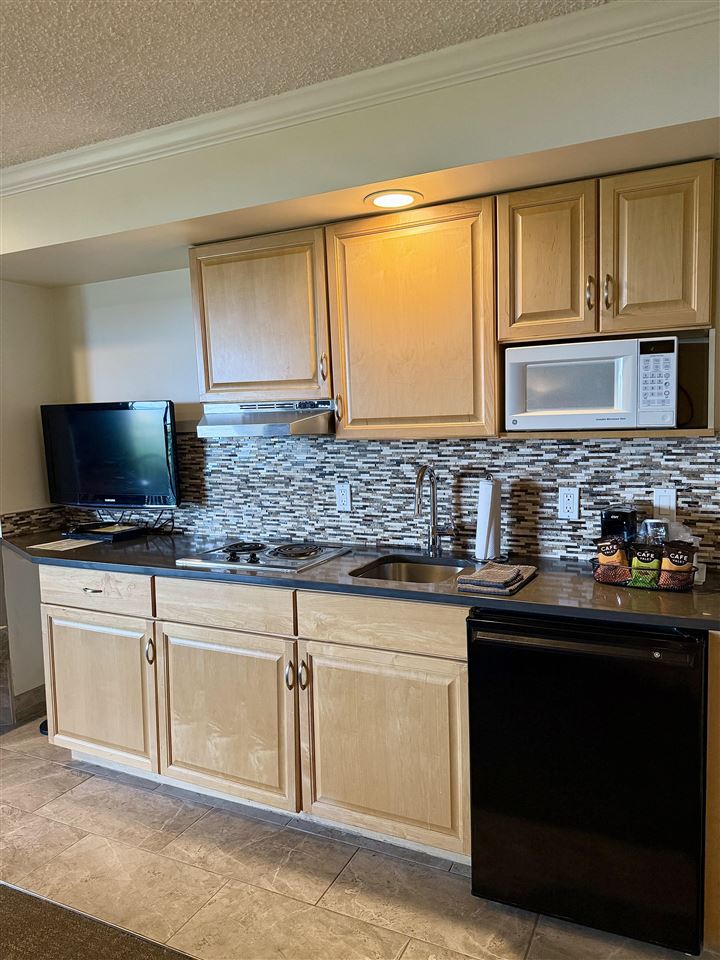 104 W Dixon Avenue Unit: Unit 3, Room 42