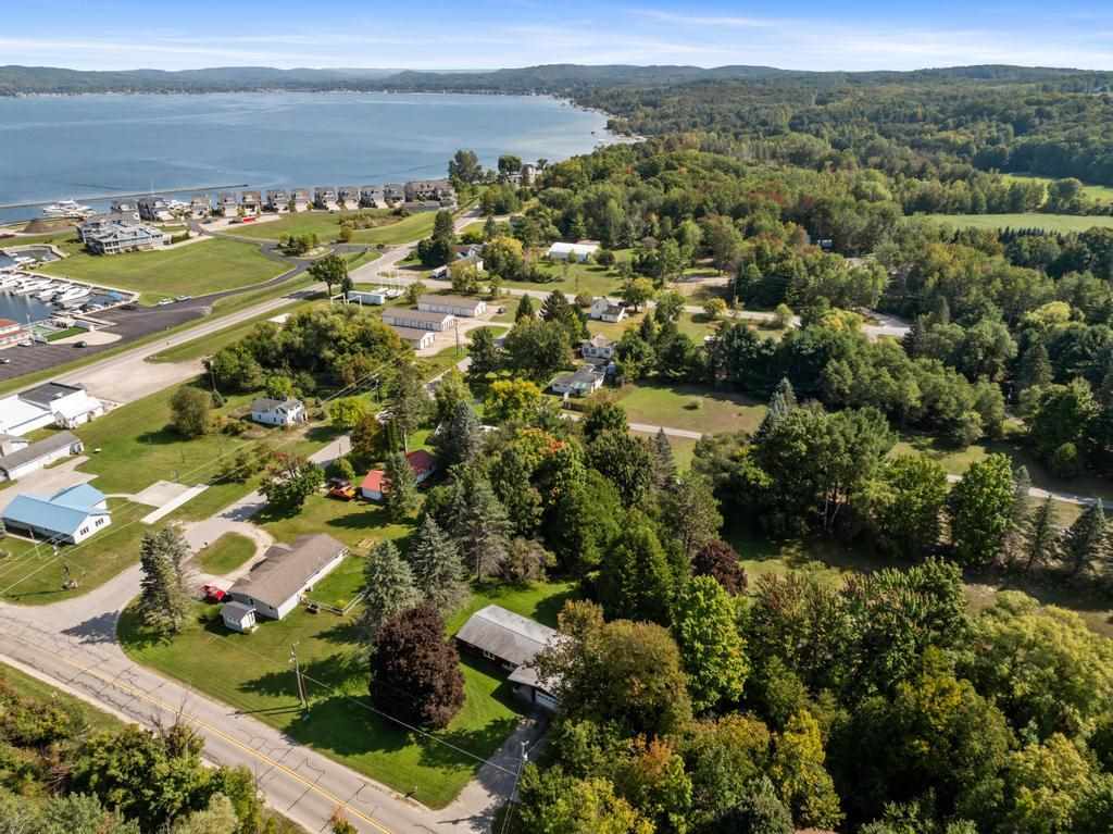 00974 N Advance Road