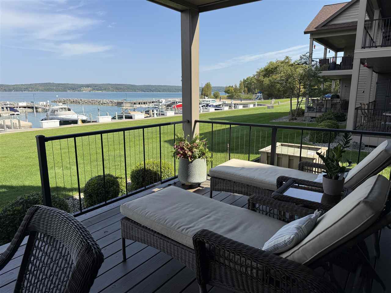 4000 Hemingway Pointe Club Drive Unit: Door 27/Unit 49/Slip 19