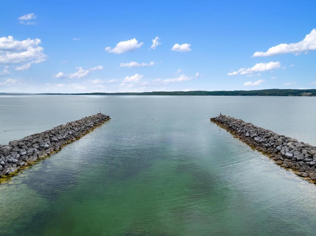4000 Hemingway Pointe Club Drive Unit: Door 27/Unit 49/Slip 19