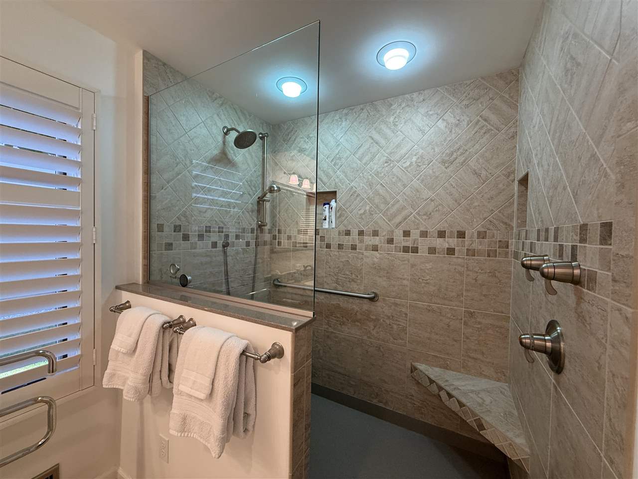 4000 Hemingway Pointe Club Drive Unit: Door 27/Unit 49/Slip 19
