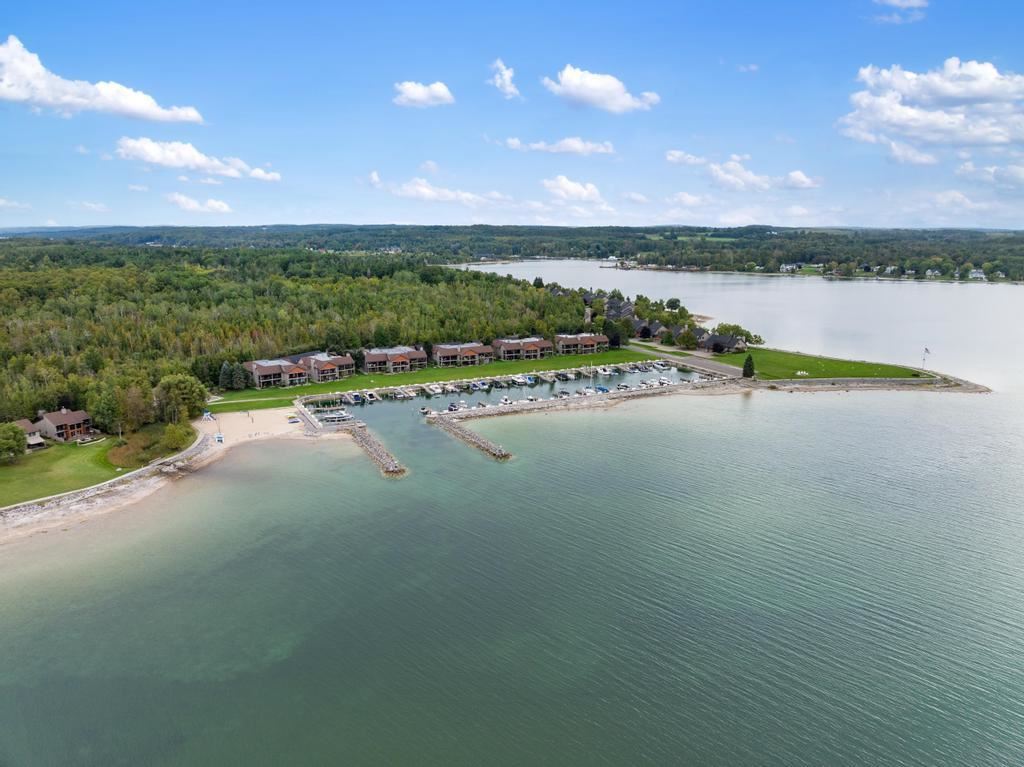 4000 Hemingway Pointe Club Drive Unit: Door 27/Unit 49/Slip 19