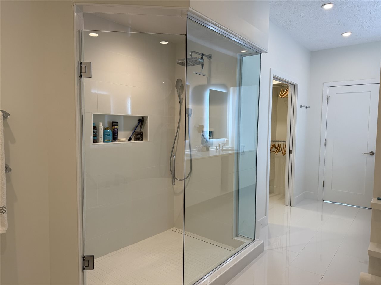 4000 Hemingway Pointe Club Drive Unit: 19