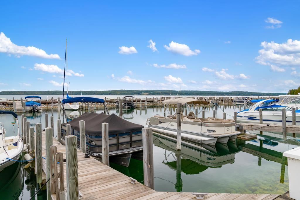 4000 Hemingway Pointe Club Drive Unit: Door 19/Unit 59/Slip 5