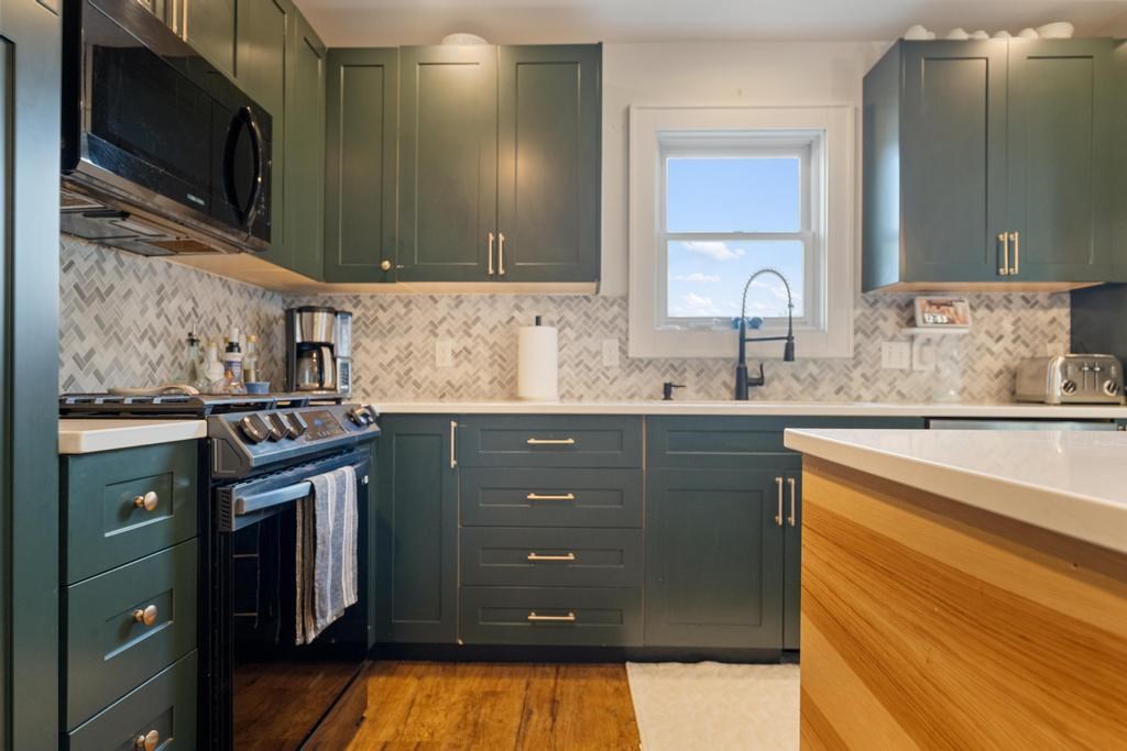 917 Roosevelt Street