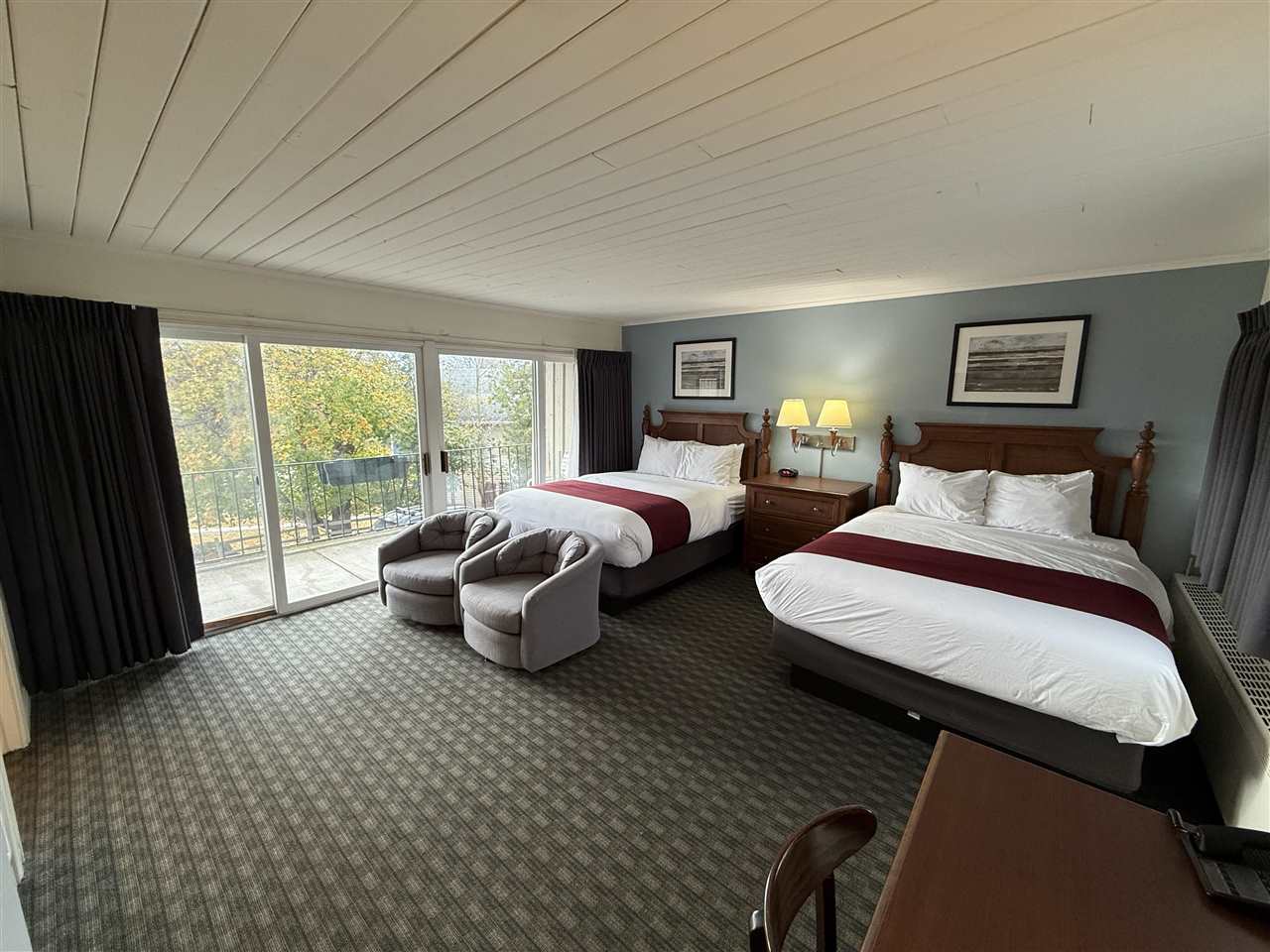 111 Pine River, Door #100