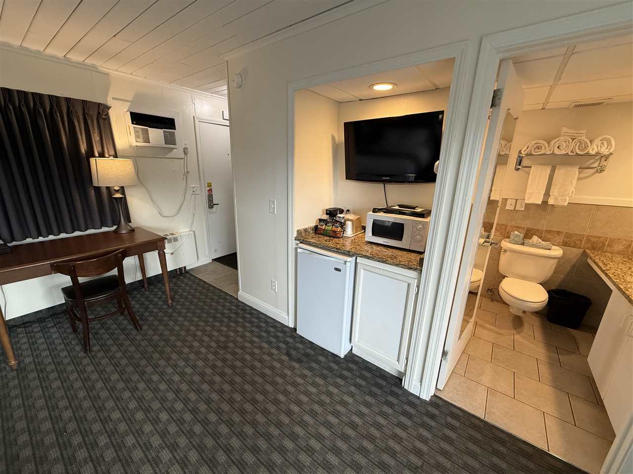 111 Pine River, Door #100