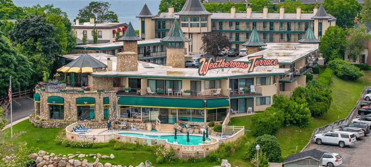 111 Pine River, Door #100