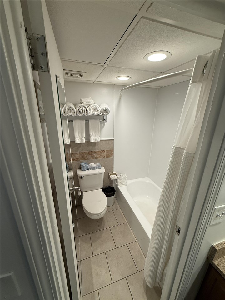 111 Pine River, Door #17